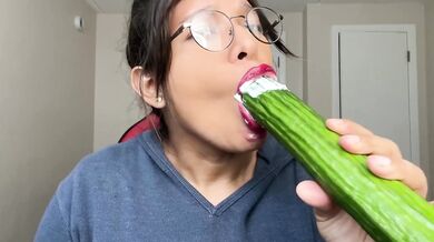 Sex Doll Latina Amateur Solo Female ASMR Licking Giant Cucumber Destroyed Gushing