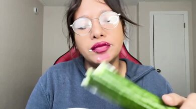 Sex Doll Latina Amateur Solo Female ASMR Licking Giant Cucumber Destroyed Gushing