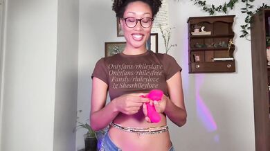 Hot Ebony Lightskin Amateur Tries Remote Vibrator Toys Haul Gushing Orgasm Missionary