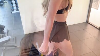 I pinned my fitness trainer against the shower wall after workout for a creamy amateur creampie