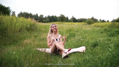 Naked Yoga Destroyed By Anal Tail And Squirt