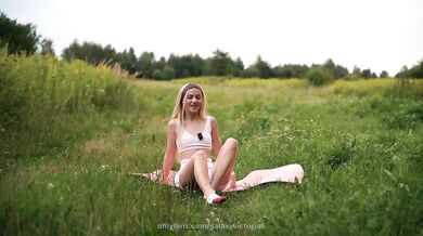 Naked Yoga Destroyed By Anal Tail And Squirt