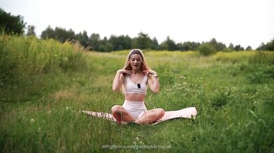 Naked Yoga Destroyed By Anal Tail And Squirt
