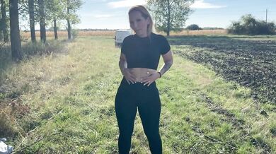 Verified Amateur Blonde in Leggings Gets Creampie Pussy Outdoors Cheating Boyfriend