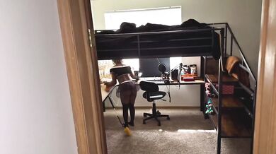 Naughty Ebony Maid Caught Doggystyle BBC Gushing Creamy Cumshot