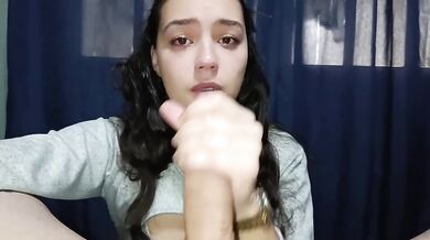 Horny girlfriend wants the cock in her mouth amateur blowjob big dick