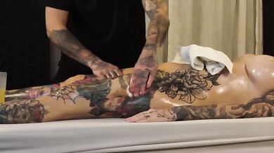 Tattooed MILF Massage Sex Destroyed With Oil Massage Rooms Big Tits Squirt Female Orgasm Rubbing