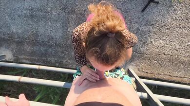 Risky public blowjob and cumming on tits by the roadside