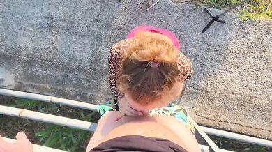 Risky public blowjob and cumming on tits by the roadside