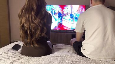 Stoner Brunette Blowjob Doggy Style Real Couple Horny Amateur