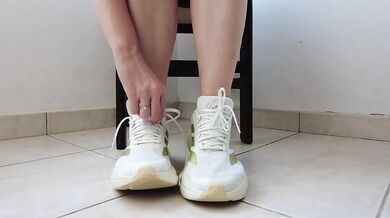 Verified Amateur Solo Female Destroyed Gushing White Ped Socks And Sneakers Feet Foot Fetish Exclusive HD Porn