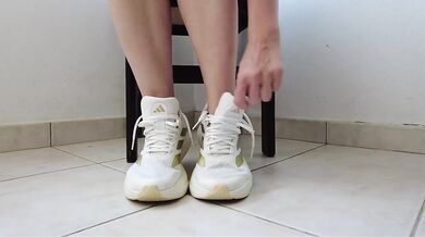 Verified Amateur Solo Female Destroyed Gushing White Ped Socks And Sneakers Feet Foot Fetish Exclusive HD Porn