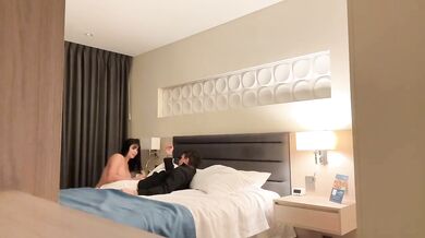 Tinder date destroyed by hard fuck and cumshot