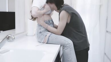 Japanese Amateur Couple Filmed Creampie Filled Him Inside While He Watches