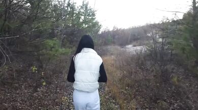 Trip to woods with brunette sister ended with blowjob and cum in car