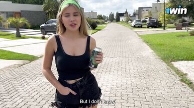 My friends cancel me and I fuck a stranger before the feast of San Patricio - Pauli Belén