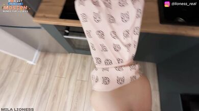 Let's do it quickly while the father does not look! Young Horny Stepmom Fucks Stepson