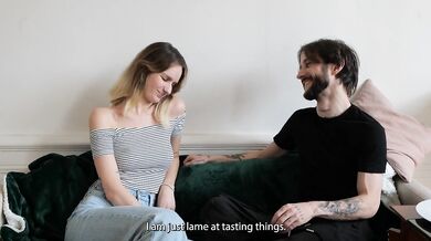French amateur - Taste game, i am kissing my best friend and lauging with her (FR Sub ENG)