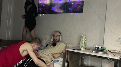 Together they fucked the girl of the best friend while he was not at home