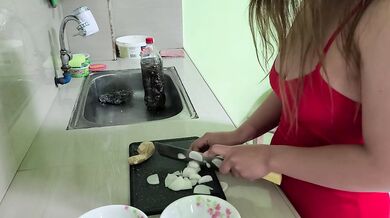 Pinay MILF Cooking and Sex Vlog - Ginataang Suso