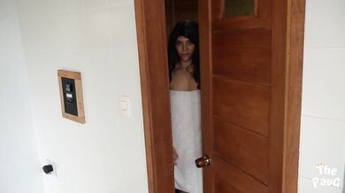 My best friend's mom uses her big ass to seduce me in the sauna!