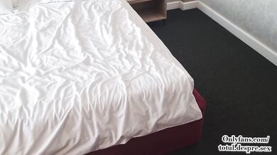 Film porno romanesc - Mama vitrega excitata o ia in gura si ii place sperma ta