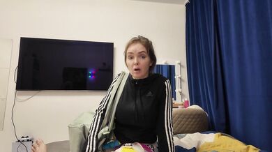 My stepmom was in a hurry to ride my cock after her workout