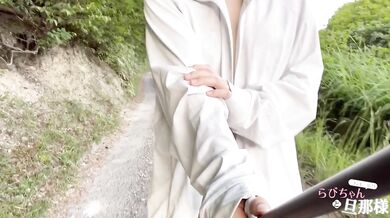 When a friend masturbates in the toilet, I was seen ...　Outdoor Exposure Amateur