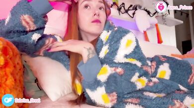 Cozy Pyjama Girl in Bed with You Destroyed Gushing Choked