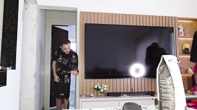 Amateur Cuckold Wife Lets Delivery Boy BBC Destroy Her In Living Room