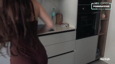 Brunette Amateur Destroyed In Missionary Gushing Fountain Into Mouth