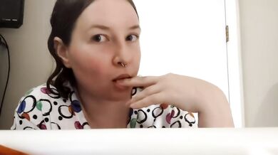 Rachel Young Fingering Night Dress Solo Female Amateur