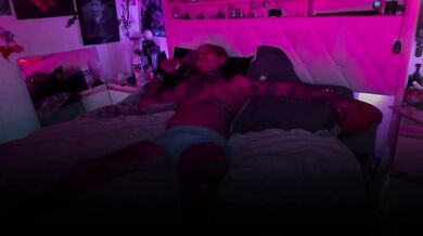 Lobita Juguetona Amateur Squirt Session For Hot Tattoo Girls