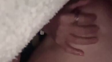 Under Blanket Full Nake Wet Pussy Amateur Teenagers Blanka Grain