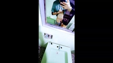 Señora Chichona Chupa a Joven en Baño Public Milf Tetona Big Tits Amateur Mexicana Latina Destroyed Gushing