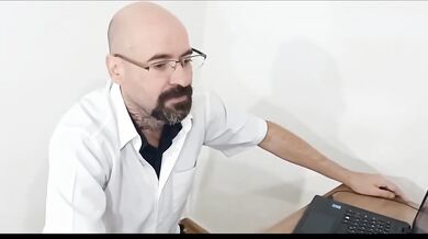 Safada Lets Doctor Examine Pussy Fingering Gyno Exam Orgasm Squirt Hot Redhead Amateur