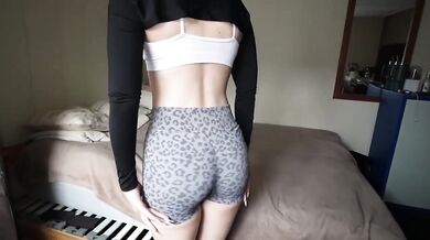 Stepsister Can't Resist My Dick After Gym So I Let Her Suck It