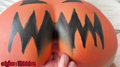 Halloween pumpkin slut destroyed in doggystyle and filled with cum