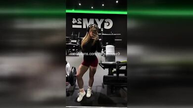 Innocent 18yo Gym Fail Pussy Slip in 4K Viral Mishap