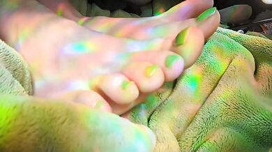 Gushing Cum On Feet With Red Nail Polish And Wrinkled Feet Fetish Worship