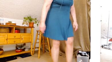 Hairy Mature Giantess In Green Dress And Thigh Highs Mesmerizes Tiny With Gushing Choked From G.O.A.T. DawnSkye