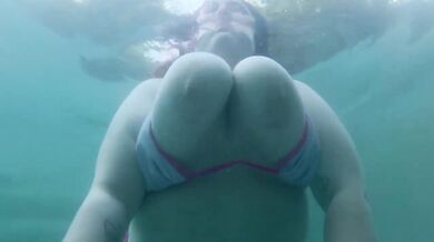 Horny BBW Milf Masturbates In Public Pool Caught Twerking Big Ass