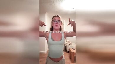 Skylar Mae Gym Slip Destroyed on TikTok Live Leak
