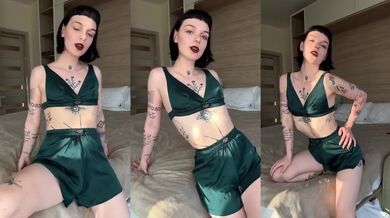 Sexy Brunette Stepsis Destroyed By Dildo Riding Pussy