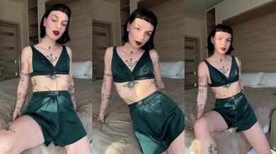 Step sis with perfect body and natural tits asks if you lick or fuck first while riding dildo