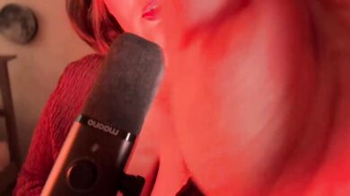 Obsessed Girlfriend Confesses Her Love With Wet Kiss Sounds