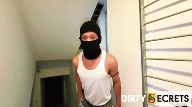 Homeowners Girlfriend Asks Me To Choke Her With My Big Cock Cumshot