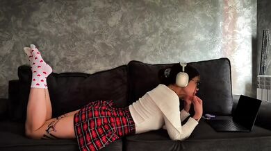 Hardcore fuck for glasses slut in plaid skirt rough couch sex amateur
