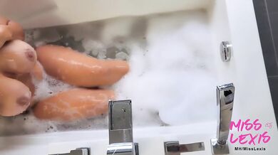 Bubble Bath Pussy Play Destroyed Gushing Choked