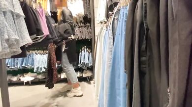 Amateur teen couple destroyed a public blowjob cum mouth gushing in the locker room dressing room
